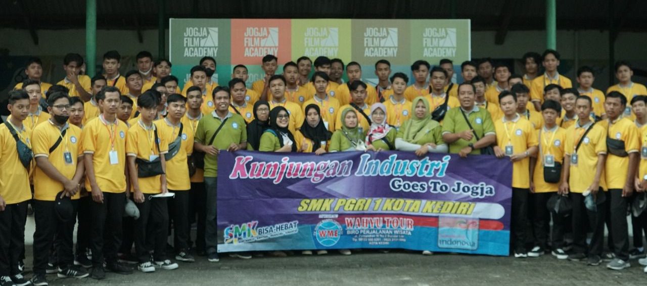 Read more about the article Kunjungan Industri dari SMK PGRI 1 KEDIRI hari Kamis, 30 Juni 2022